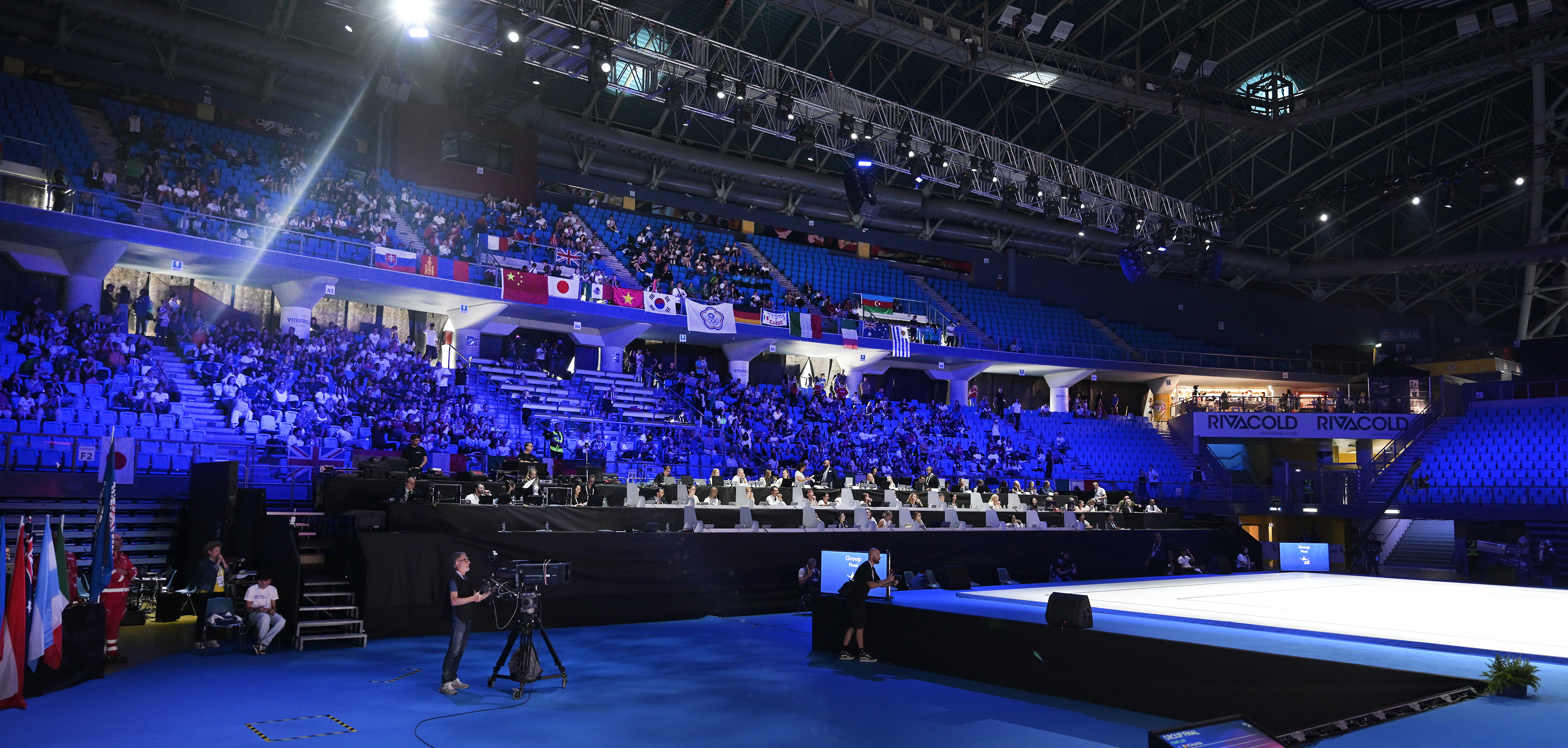 1.12	COMPETITION FLOOR / JUDGES’ SEATING